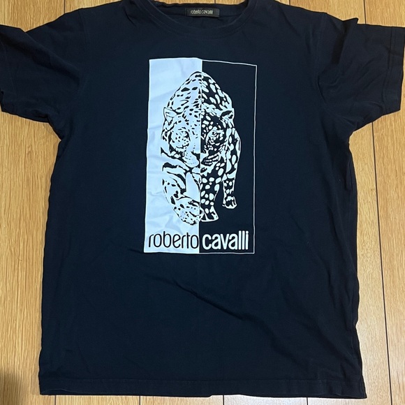 Roberto Cavalli black Graphic Tee EUC - Picture 1 of 5